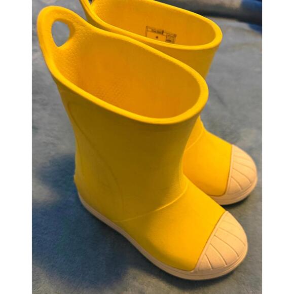 Yellow Crocs Rain Boots with Handle Loops - Picture 4 of 4